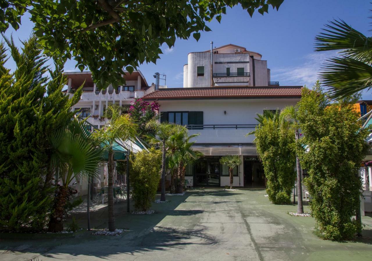 Hotel Atena Cirò Marina Buitenkant foto